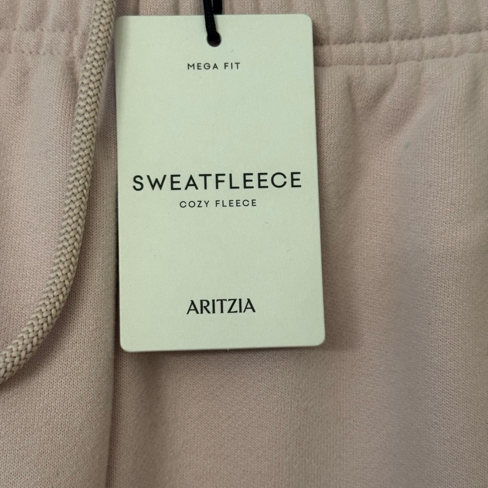 Aritzia Blush Sweatfleece Cargo Sweatpants   Color Bow Pink Rose. Size Sm - Picture 2 of 4